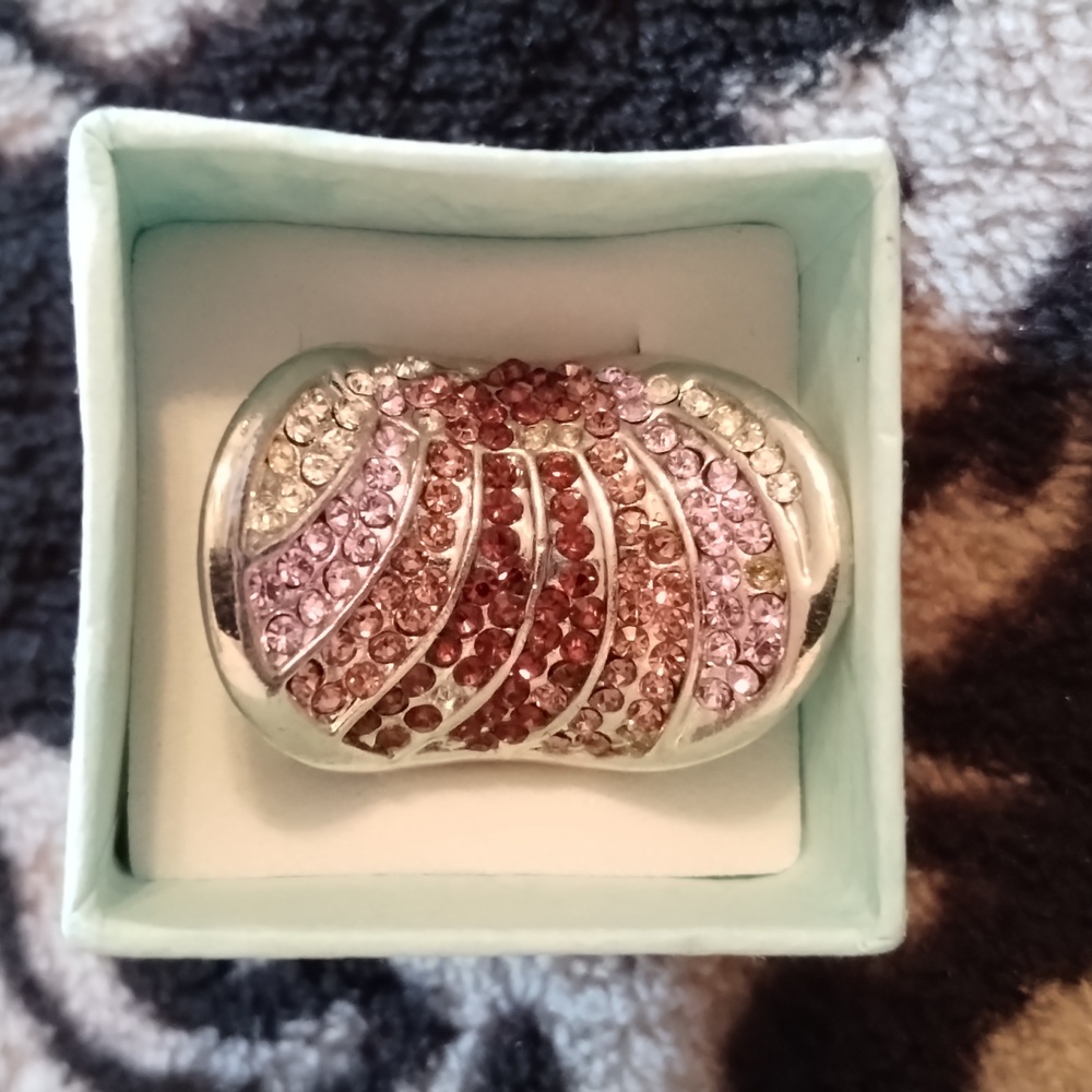 Ring - Picture 2 of 4